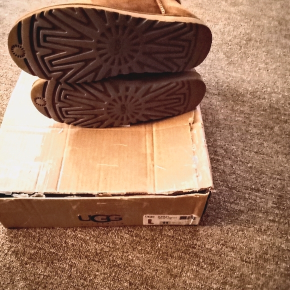 Chestnut Brown Bailey 3 Button UGG Boots Women's Size 8 - Picture 5 of 5